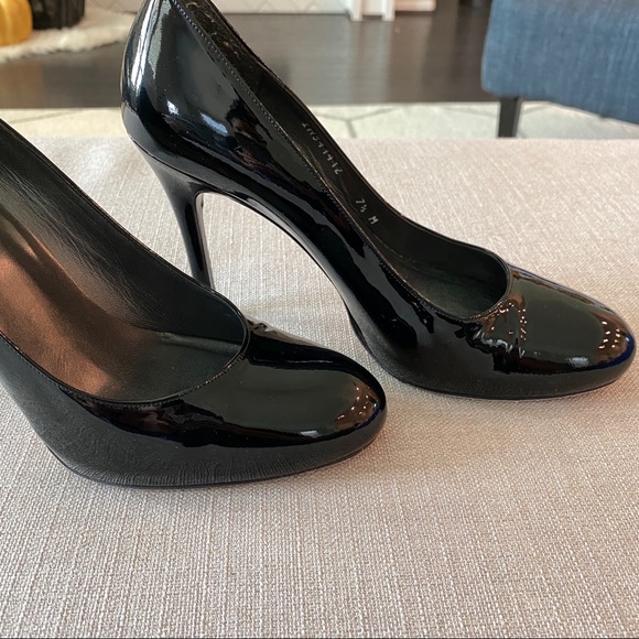 Stuart Weitzman Patent Round Toe Pump - Picture 6 of 10